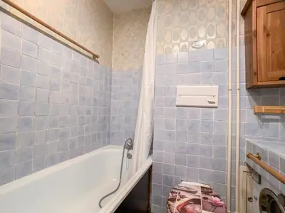 Salle de bains dans l'établissement Studio lumineux à Tignes Val Claret, proche pistes et commerces, balcon, animaux permis - FR-1-502-499