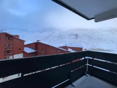 Vue générale sur la montagne ou vue sur la montagne depuis l'appartement