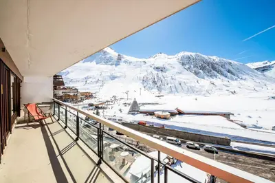 Vue générale sur la montagne ou vue sur la montagne depuis l'appartement