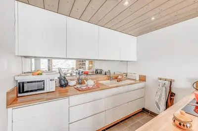 Cuisine ou kitchenette dans l'établissement Résidence Ducs De Savoie - Appartement 3, proche des pistes,commerce, vue lac MAE-7214