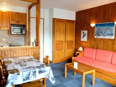 Cuisine ou kitchenette dans l'établissement Résidence Bec Rouge - Appartement lumineux·Accès direct pistes·Balcon MAE-7464