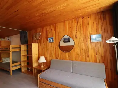 Coin salon dans l'établissement Studio Confortable avec Balcon, Près des Pistes et Commerces - FR-1-502-502