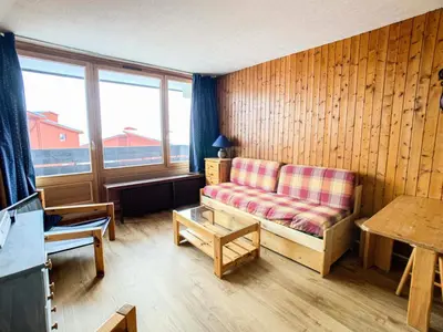 Coin salon dans l'établissement Résidence Grandes Platieres 2 - Studio cabine situé dans le centre du Val Claret MAE-2324