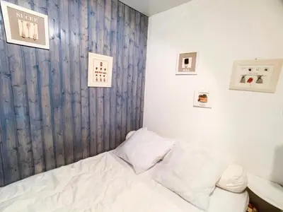 Un ou plusieurs lits dans un hébergement de l'établissement Résidence Grandes Platieres 2 - Studio cabine situé dans le centre du Val Claret MAE-2324