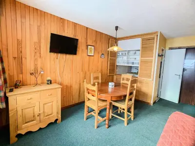 Cuisine ou kitchenette dans l'établissement Résidence Curling B1-b2 - Deux pièces avec balcon exposé Sud MAE-2754