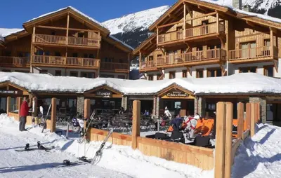 Vue générale sur la montagne ou vue sur la montagne depuis l'appartement