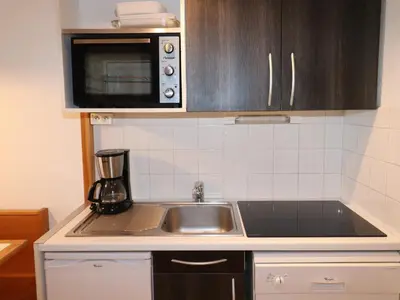 Cuisine ou kitchenette dans l'établissement Confortable 2 Pièces à Tignes avec Animal admis - FR-1-502-511