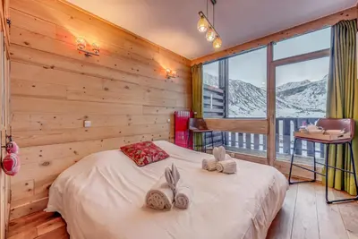 Un ou plusieurs lits dans un hébergement de l'établissement Résidence PrÉmou - 4 pièces Duplex très belle vue LAC MAE-0494