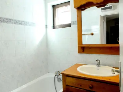 Salle de bains dans l'établissement Résidence Tommeuses - Appartement fonctionnel·Pieds des pistes ·Balcon MAE-3654