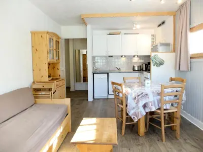 Cuisine ou kitchenette dans l'établissement Résidence Tour Du Lac - Appartement rénové·Proche des pistes ·Balcon MAE-1744