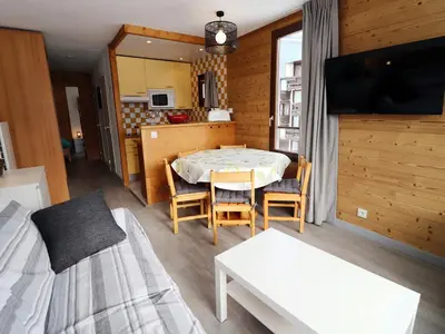 Télévision ou salle de divertissement dans l'établissement Confort à Tignes, 5 pers., proche pistes, balcon sud, WiFi - FR-1-502-513