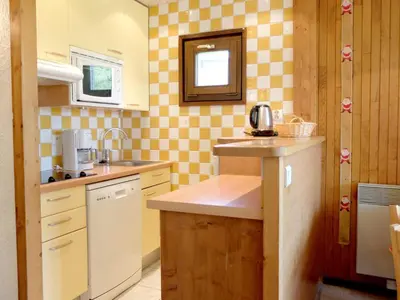Cuisine ou kitchenette dans l'établissement Confort à Tignes, 5 pers., proche pistes, balcon sud, WiFi - FR-1-502-513