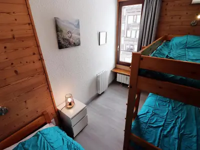 Un ou plusieurs lits dans un hébergement de l'établissement Confort à Tignes, 5 pers., proche pistes, balcon sud, WiFi - FR-1-502-513