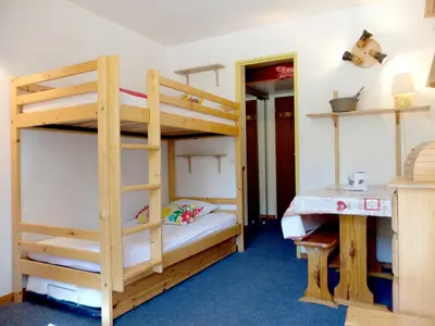 Un ou plusieurs lits dans un hébergement de l'établissement Studio lumineux à Tignes, près des pistes, animaux admis - FR-1-502-519