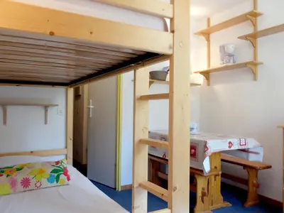 Un ou plusieurs lits dans un hébergement de l'établissement Studio lumineux à Tignes, près des pistes, animaux admis - FR-1-502-519