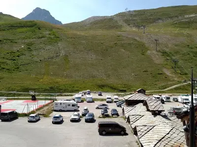 Vue générale sur la montagne ou vue sur la montagne depuis l'appartement