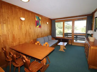 Coin salon dans l'établissement Appartement fonctionnel avec balcon, proche des pistes, animaux acceptés - FR-1-502-521