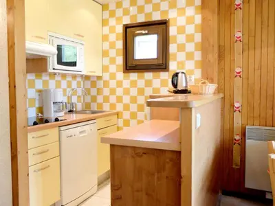 Cuisine ou kitchenette dans l'établissement Résidence Soldanelles - Appartement rénové·Proche des pistes·Balcon MAE-0714