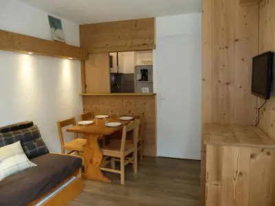 Cuisine ou kitchenette dans l'établissement Résidence Rond Point Des Pistes B - Appartement confortable·Proches de pistes·Balcon MAE-4604