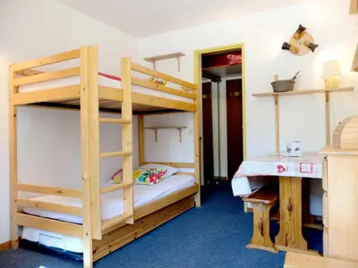 Un ou plusieurs lits dans un hébergement de l'établissement Résidence Rond Point Des Pistes C - Studio·Proche des pistes·Balcon MAE-4634