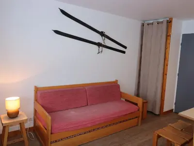 Coin salon dans l'établissement Studio confortable proche des pistes avec balcon, animaux acceptés - Tignes - FR-1-502-514
