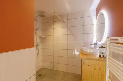 Salle de bains dans l'établissement Chalet Bio Corti Spa 4 personnes