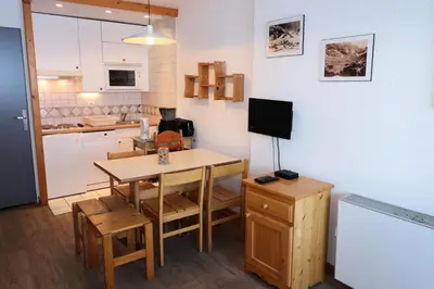 Cuisine ou kitchenette dans l'établissement Résidence Home Club - Studio confortable · Proche pistes et commerces MAE-0764