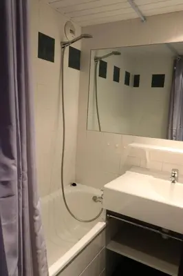 Salle de bains dans l'établissement Résidence Home Club - Studio confortable · Proche pistes et commerces MAE-0764