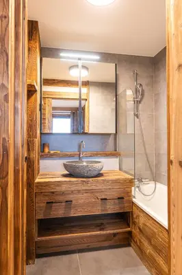 Salle de bains dans l'établissement Arcs 1950 Appartement Luxe type chalet 5 à 7 personnes Vue imprenable sur le Montblanc skis aux pieds