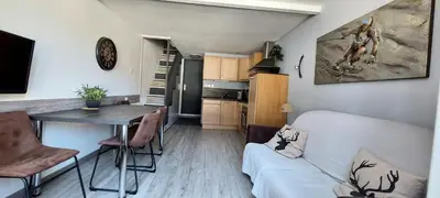 Cuisine ou kitchenette dans l'établissement Résidence Aiguille Grive Bat Iii - Appartement 3 pièces 6 personnes en duplex, skis aux pieds, dans le village de Charmettoger à Arc 1800 MAE-6944