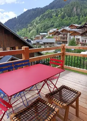 Vue générale sur la montagne ou vue sur la montagne depuis le chalet