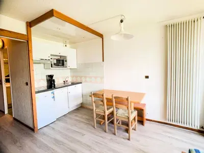 Cuisine ou kitchenette dans l'établissement Résidence Home Club - Studio lumineux · proche pistes et commerces MAE-0274