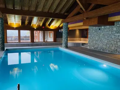 Piscine de l'établissement Bel appartement avec balcon et parking couvert - FR-1-464-217 ou située à proximité