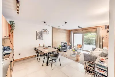 Coin salon dans l'établissement Résidence Les Terrasses De La Vanoise - 3 Pièces pour 6 Personnes MAE-7214