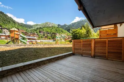 Vue générale sur la montagne ou vue sur la montagne depuis l'appartement