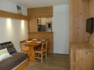Cuisine ou kitchenette dans l'établissement Studio Cabine 4 Pers. Ski aux Pieds Balcon Sud Animaux Ok - FR-1-502-517