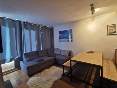 Coin salon dans l'établissement MyHome - Très beau T2 plein centre Tignes Val Claret