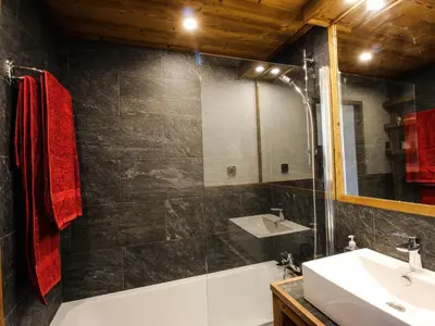 Salle de bains dans l'établissement MyHome - Très beau T2 plein centre Tignes Val Claret