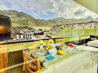 Vue générale sur la montagne ou vue sur la montagne depuis l'appartement