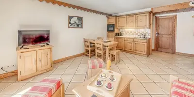 Cuisine ou kitchenette dans l'établissement Résidence Les Alpages - 3 Pièces pour 6 Personnes MAE-7304