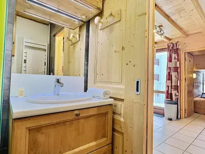 Salle de bains dans l'établissement Appartement 2 pièces à Tignes - 4 personnes - FR-1-411-746