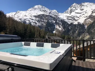 Vue générale sur la montagne ou vue sur la montagne depuis l'appartement