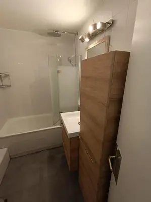 Salle de bains dans l'établissement SUPERBE T2 TRAVERSANT- 6PERS - VAL CLARET