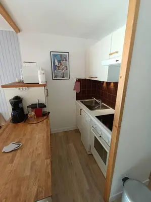 Cuisine ou kitchenette dans l'établissement SUPERBE T2 TRAVERSANT- 6PERS - VAL CLARET
