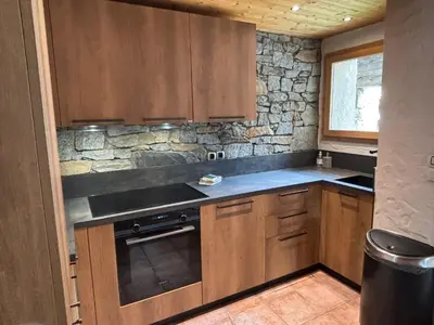 Cuisine ou kitchenette dans l'établissement Les 4 saisons - luxury 3-bed apt with sauna