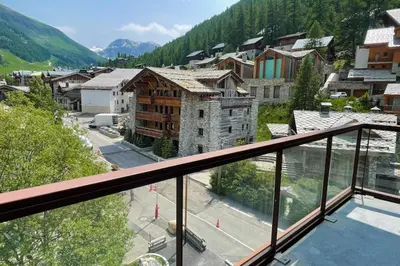Vue générale sur la montagne ou vue sur la montagne depuis l'appartement