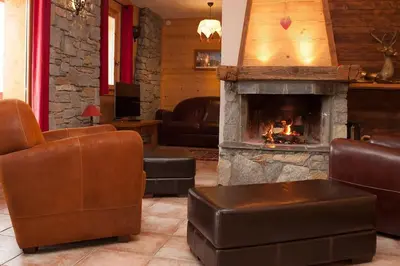Coin salon dans l'établissement Montseti - 3 bedroom ski-in ski-out apartment