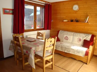 Coin salon dans l'établissement Pralognan - Duplex ensoleillé 3 pièces / Mezzanine pour 6 pers, proche pistes - FR-1-464-218
