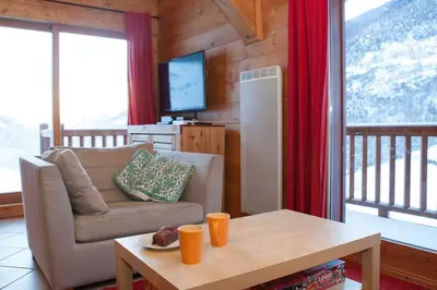 Vue générale sur la montagne ou vue sur la montagne depuis l'appartement