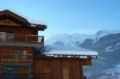 Vue générale sur la montagne ou vue sur la montagne depuis l'appartement